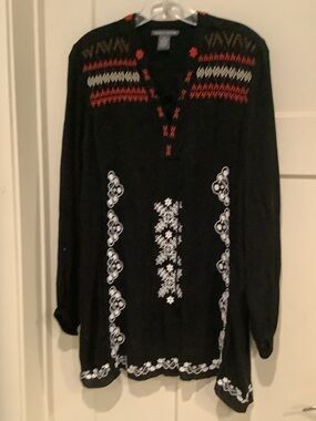 Chelsea & Theodore Black Long-Sleeve Tunic with Red Trim